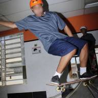 Jovens do CASA Juquiá fazem manobras no Grito Skate Clube
